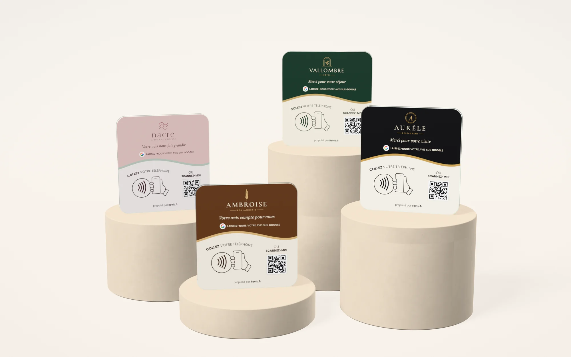 Présentoirs Reviu personnalisés aux couleurs de plusieurs commerces